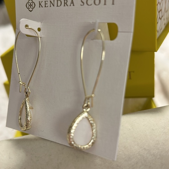 Kendra Scott Dee Drop Earrings - Picture 3 of 3